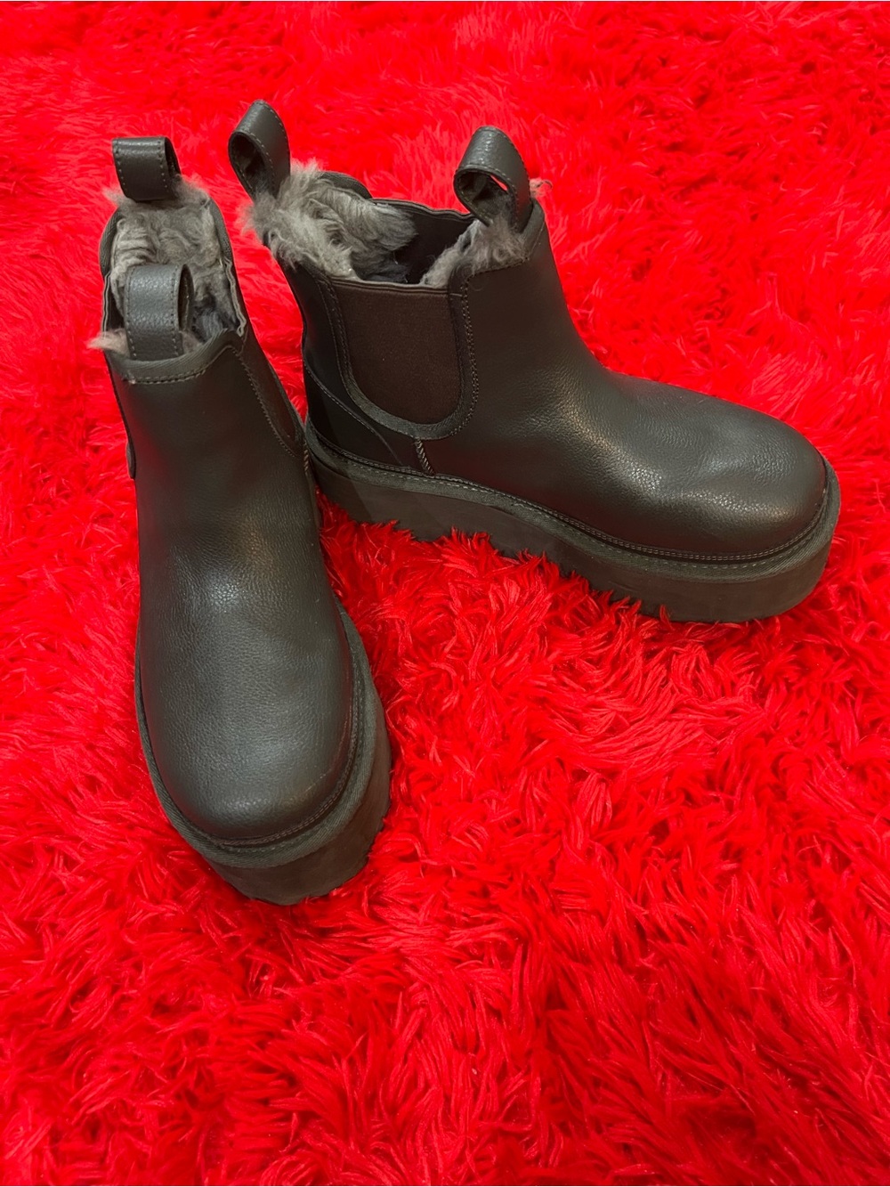 UGG Dark Green Leather Platform Chelsea Boots Size 8